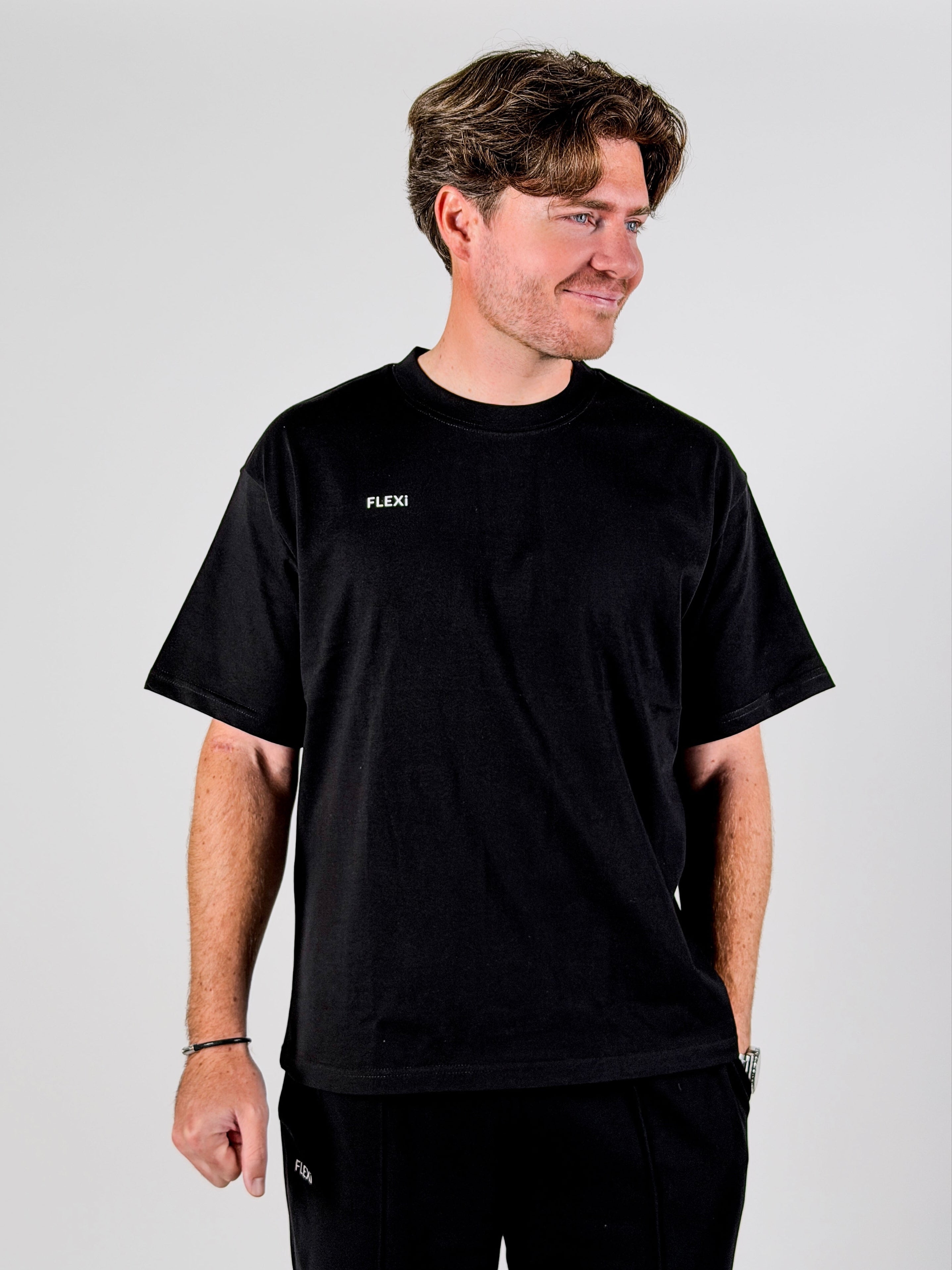 FLEXi Original Black T-Shirt – Relaxed Fit, Breathable Studio