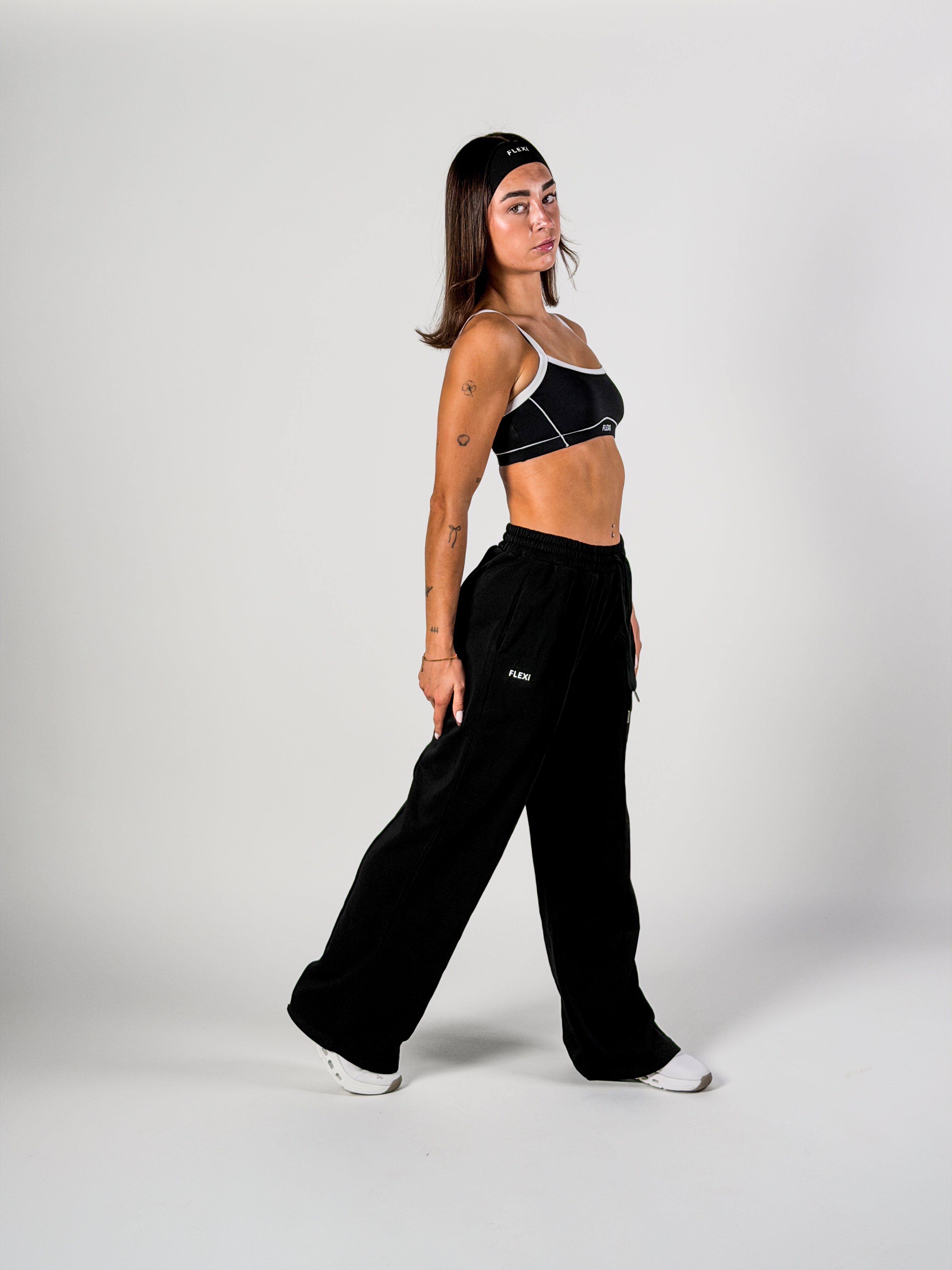 FLEXi Flow Black Joggers – Versatile Dance & Lifestyle Fit - FLEXi clo